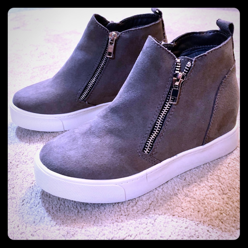Wedge sneakers